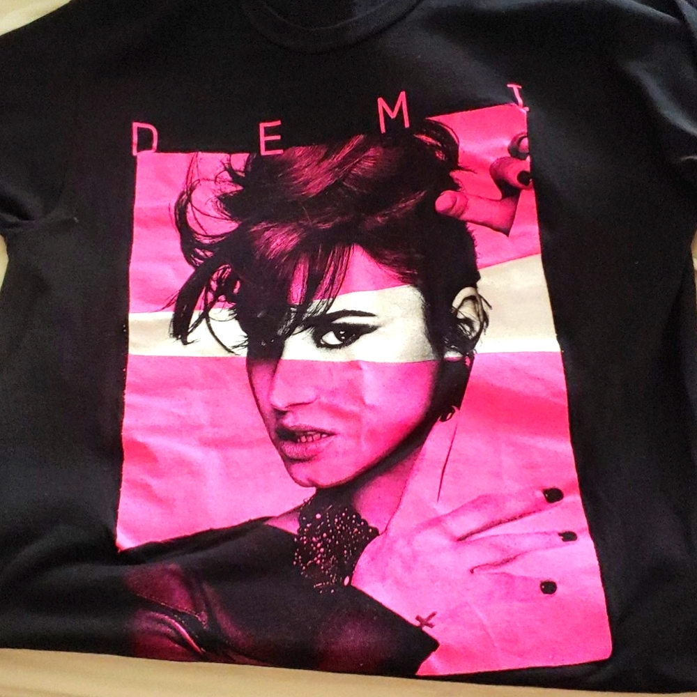 Demi Lovato Tour T Shirt, M